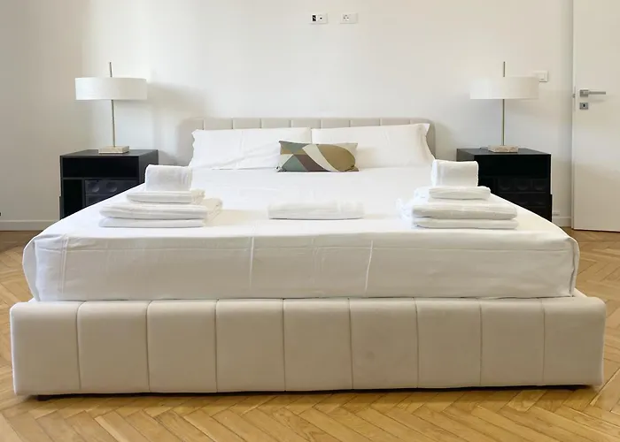 Largo De Benedetti- Panoramic View Milán