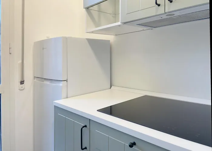 Largo De Benedetti- Panoramic View * Milán